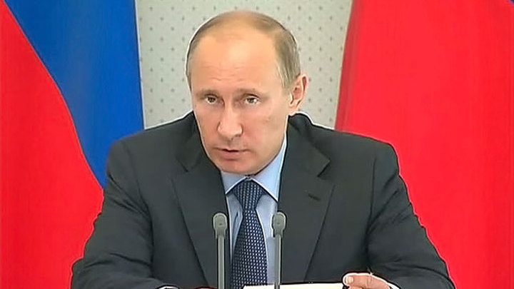 Путин призвал строго выдерживать курс на сбалансированность бюджета