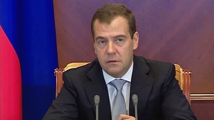 Медведев предлагает проводить освидетельствование водителей каждые пять лет