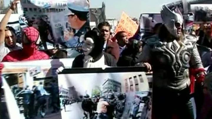 Мексика. Протесты уличных артистов