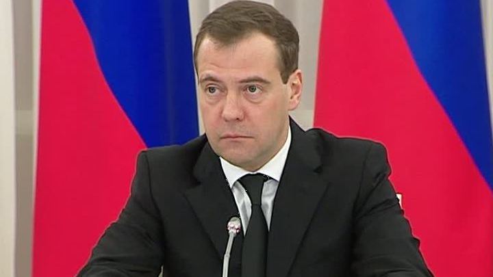 Медведев: отменять накопительную часть пенсии нельзя
