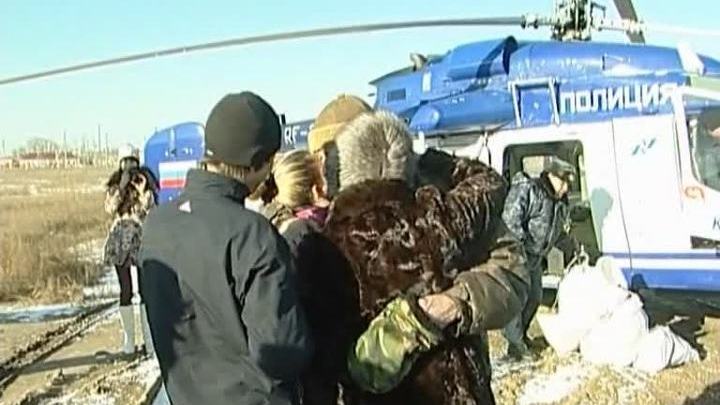 Двое рыбаков 10 дней провели на льдине в Каспийском море