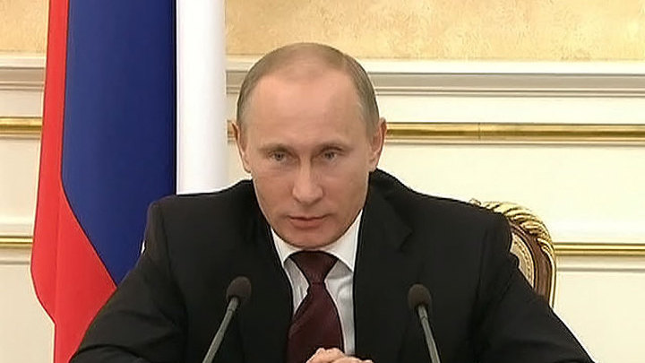 Путин подписал закон об образовании и ввел новый день воинской славы
