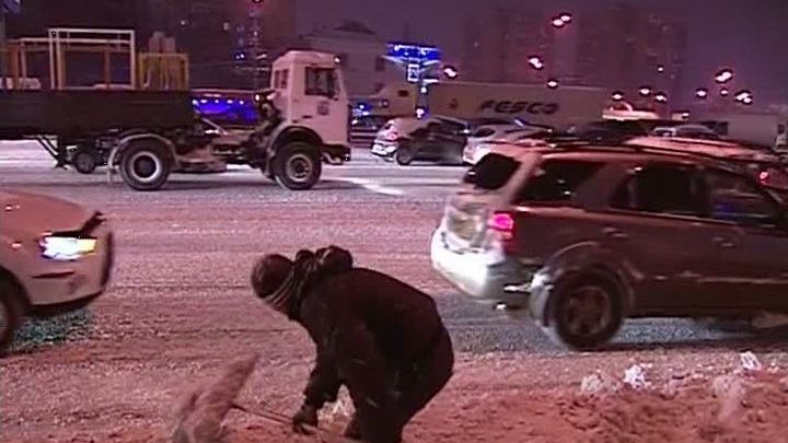 Снегопад вызвал 9-балльные пробки в Москве. Ситуация ухудшается