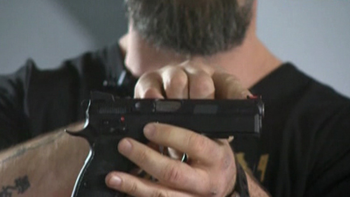 Любимый пистолет американских полицейских CZ 75