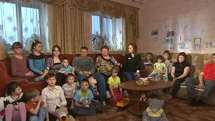 Девочка из многодетной семьи попросила у президента детскую площадку (эфир от 25.04.2013)