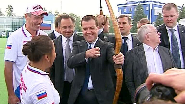 Медведев потренировался с паралимпийцами