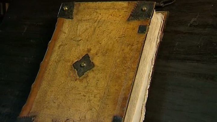 Библиотечные тайны: как распродали книжные раритеты