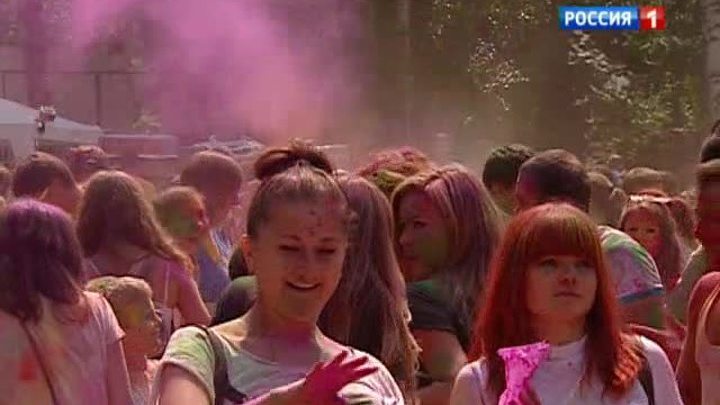 На ВВЦ прошел фестиваль красок "Холи"
