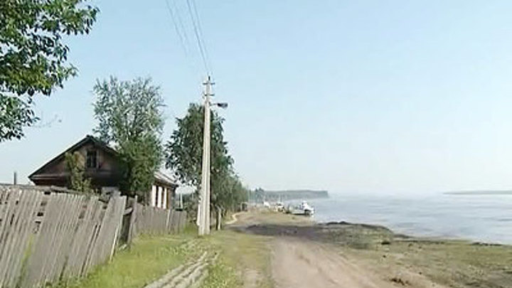 Поселок в Ханты-Мансийском автономном округе смывает в Обь