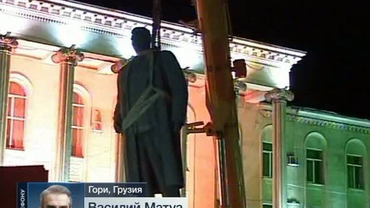 Земляки Сталина намерены вернуть монумент любимому вождю