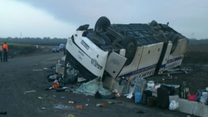 Автобус перевернулся в Ставрополье: погибла женщина