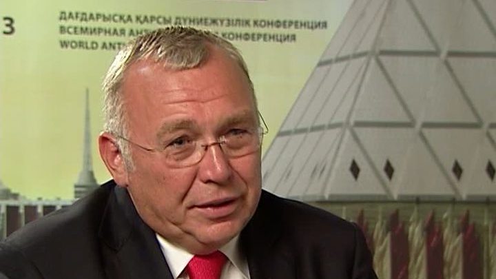 Новая Европа. Альфред Гузенбауэр: еврозона сохранится благодаря Германии