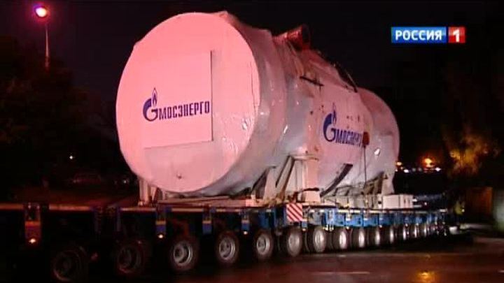 По московским улицам проехала газовая турбина