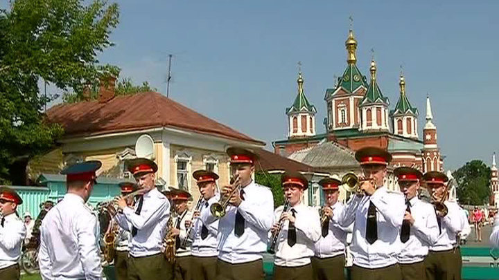 Московская область. Коломна. Акция "Поддержи Коломенский Кремль"