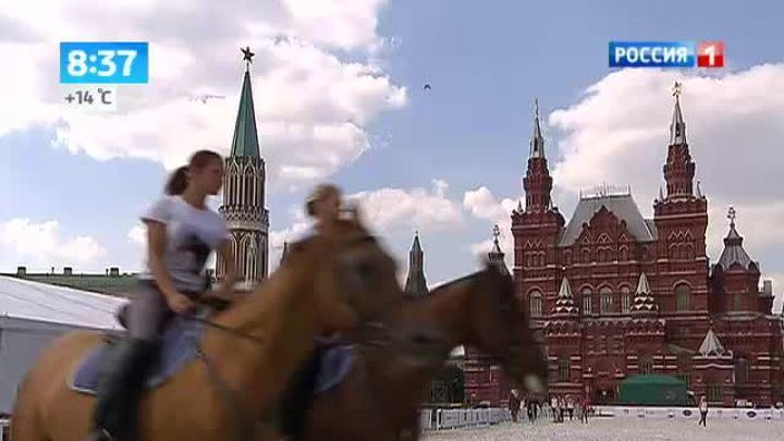 На Красной площади устроили конное шоу