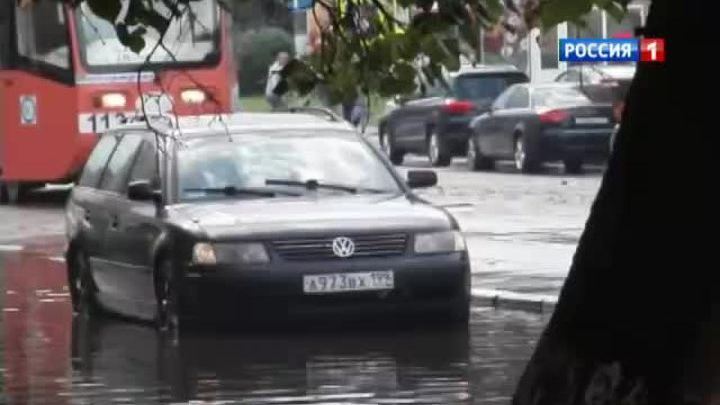 Дождь превратил московские дороги в реки