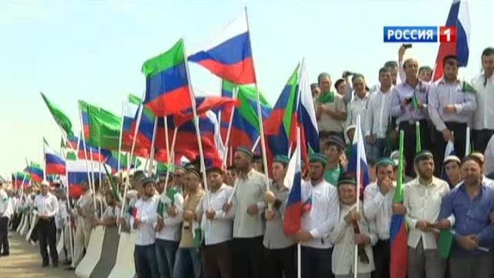 Паломники встречали реликвии пророка Мухаммеда целыми селами