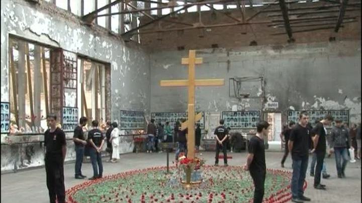 Беслан вспоминает погибших в 2004-м заложников