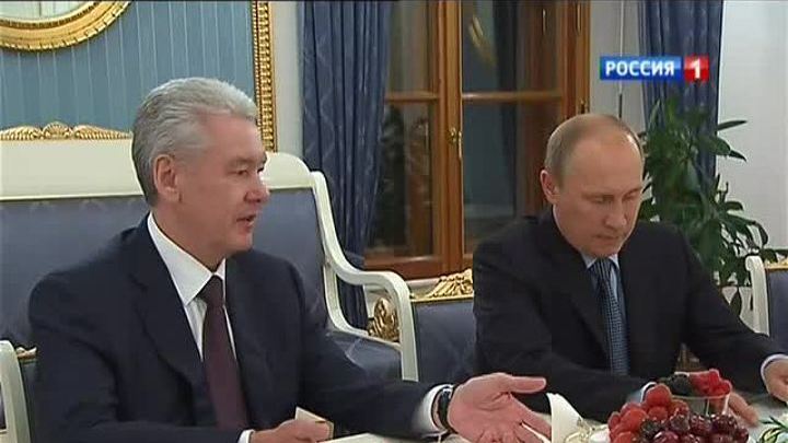 Учителям и Собянину неожиданно составил компанию Путин