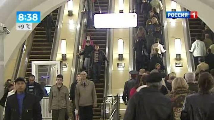 Столичная "подземка" в честь праздников будет закрывать двери позже