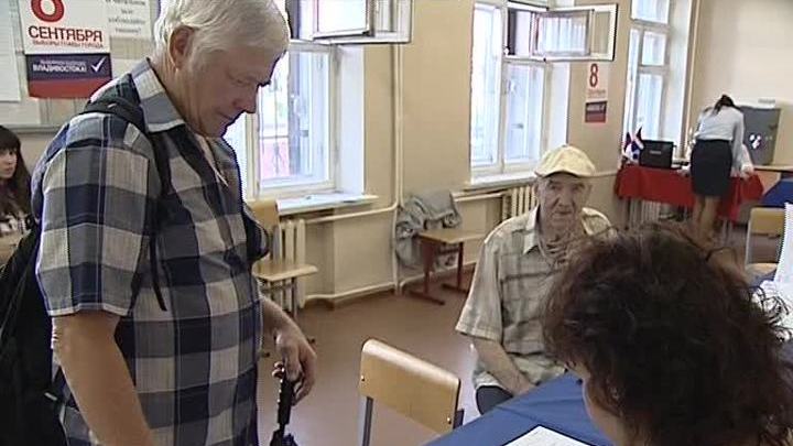Действующий глава Владивостока лидирует на выборах