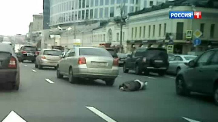 Сын чиновника утверждает, что принял полицейского за грабителя
