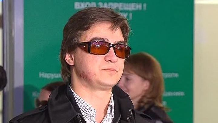 Филин прилетел в Москву, врачи частично вернули ему зрение
