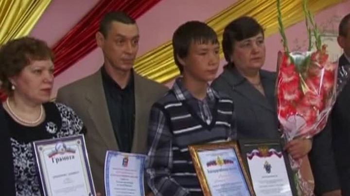 Свердловский школьник спас тонущих женщину с ребенком
