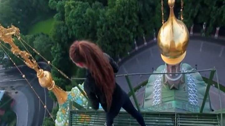 Руферы пробежались по куполам храма Спаса-на-Крови