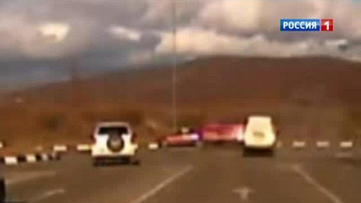 Иномарка от удара встала на дыбы