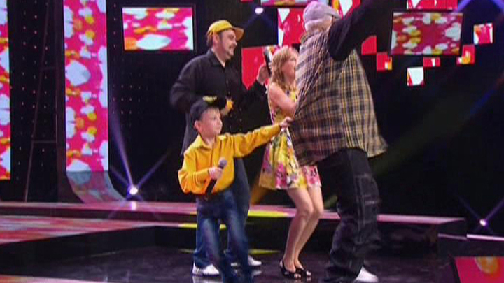 Эфир от 22.09.2013. Семья Гомодиных. Песня "Чумачечая весна"