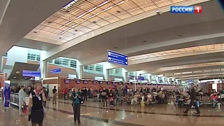 В "Шереметьево" полиция сняла с рейса дебошира 
