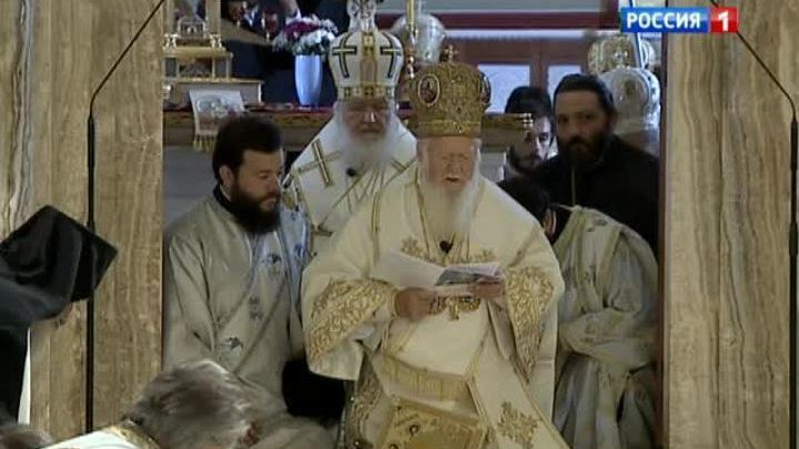 Сербы и черногорцы пришли на службу с Патриархом Кириллом