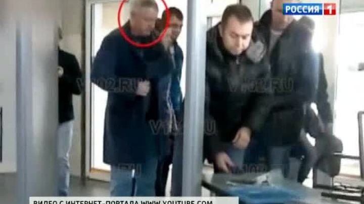 Пьяный член избиркома не попал в самолет