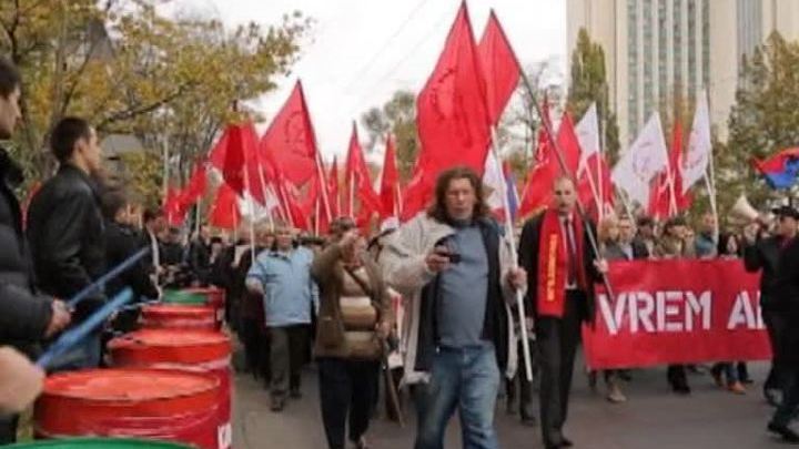 Недовольные властями вновь вышли на улицы Кишинева