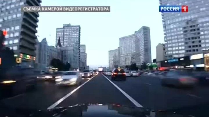 Лихач устроил "игру в шашечки" на Новом Арбате и у Кремля