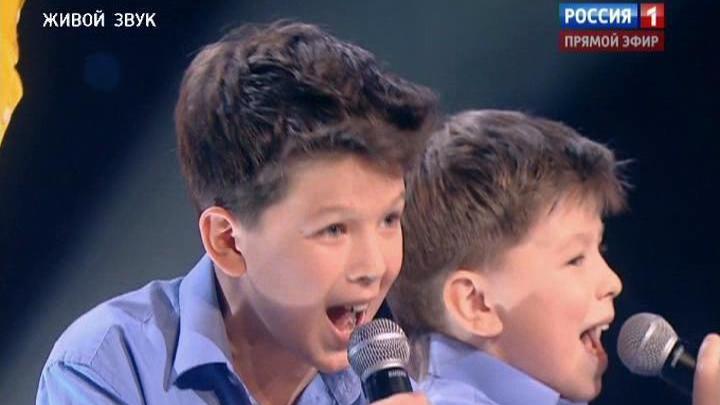 Эфир от 20.10.2013. Семья Калининых. Песня "Ты - небо"