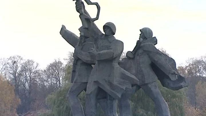 Сейм Латвии рассмотрит вопрос о сносе памятника Победы