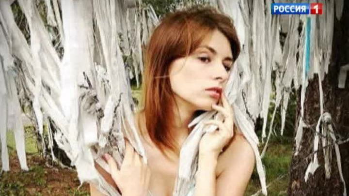 Эротическая фотосессия юной модели вызвала гнев шаманов