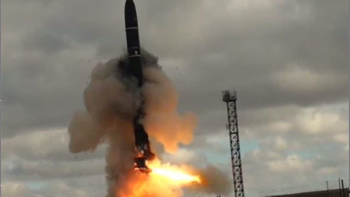 На новых учениях испытали ракеты "Тополь" и "Воевода"