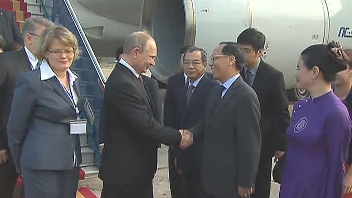 Владимир Путин прибыл во Вьетнам