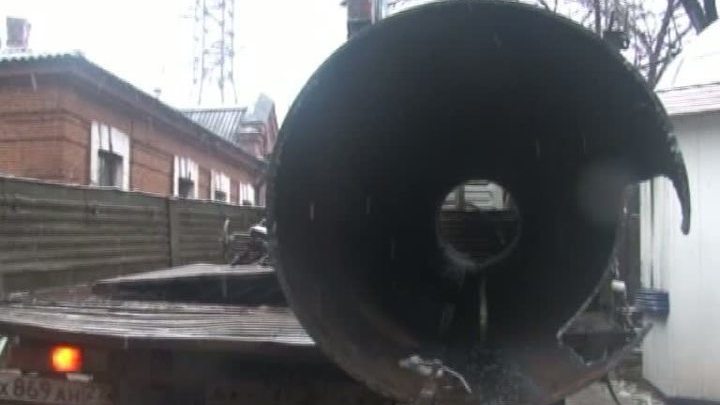 В Хабаровске фонтан кипятка обрушился на одноэтажный дом