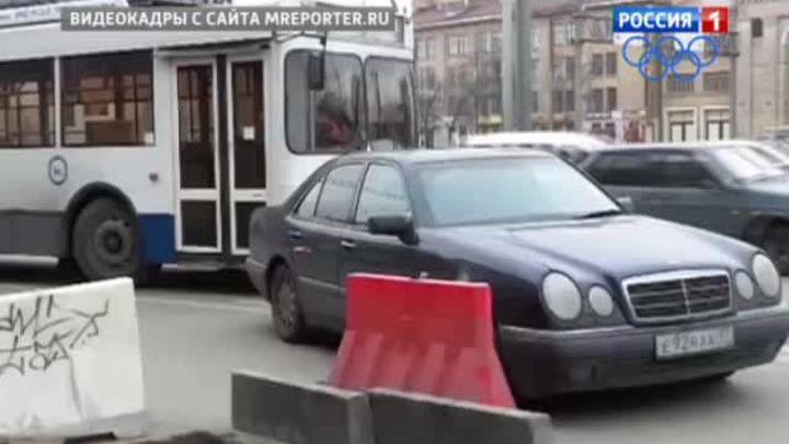 Брошенный Mercedes устроил пробку на Ленинградке