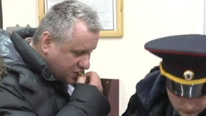 Авиакомпания выставит дебоширу иск на полмиллиона