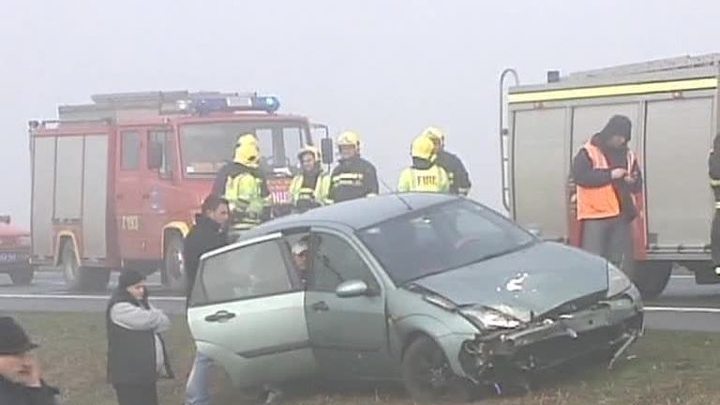 Из-за тумана в Сербии столкнулись 38 автомобилей: двое погибших