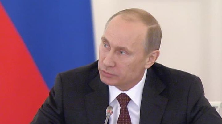 Путин отчитал за медлительность ответственных за ЖКХ