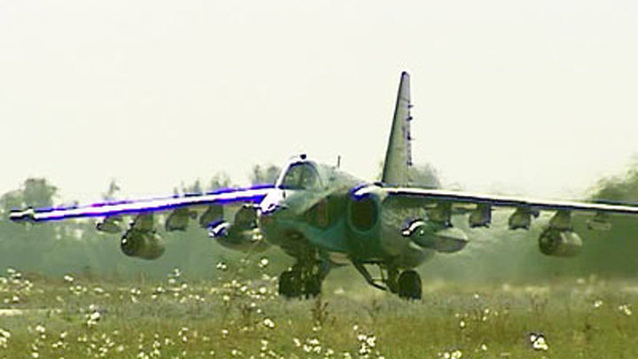 Российская авиабаза "Кант" в Киргизии пополнилась штурмовиками Су-25