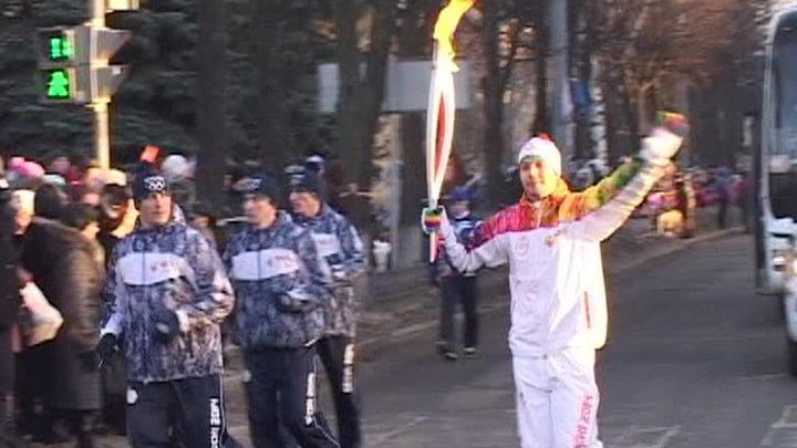 Олимпийский огонь в Йошкар-Оле встретил герой былин Акпатыр