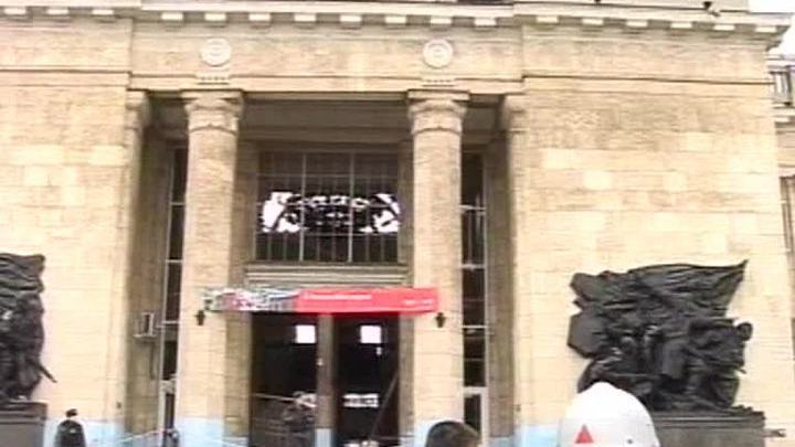 На месте теракта в Волгограде дежурят 30 экипажей "скорой помощи"