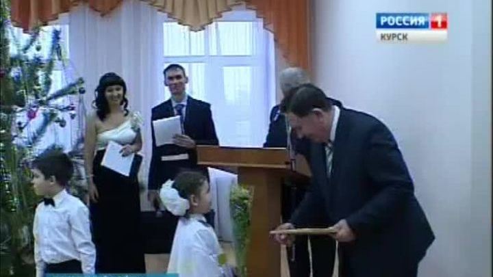 Малышам поселка Кшень к Новому году подарили «Сказку»